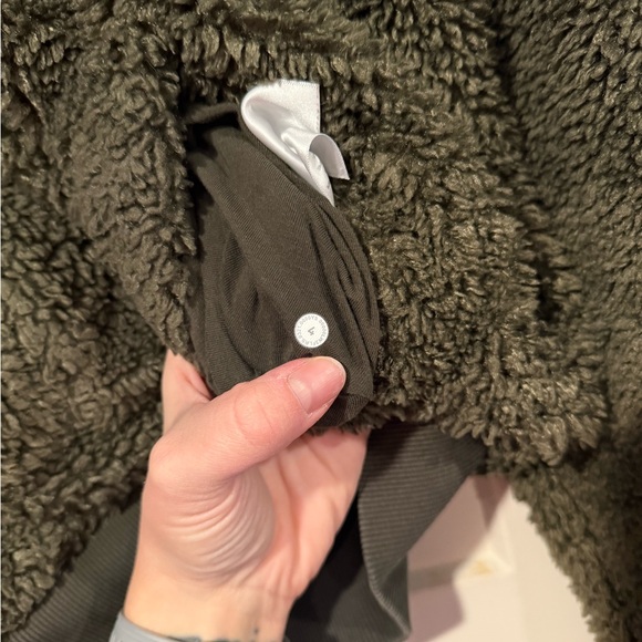Lululemon Oh So Sherpa Half Zip- dark olive green - Picture 5 of 6